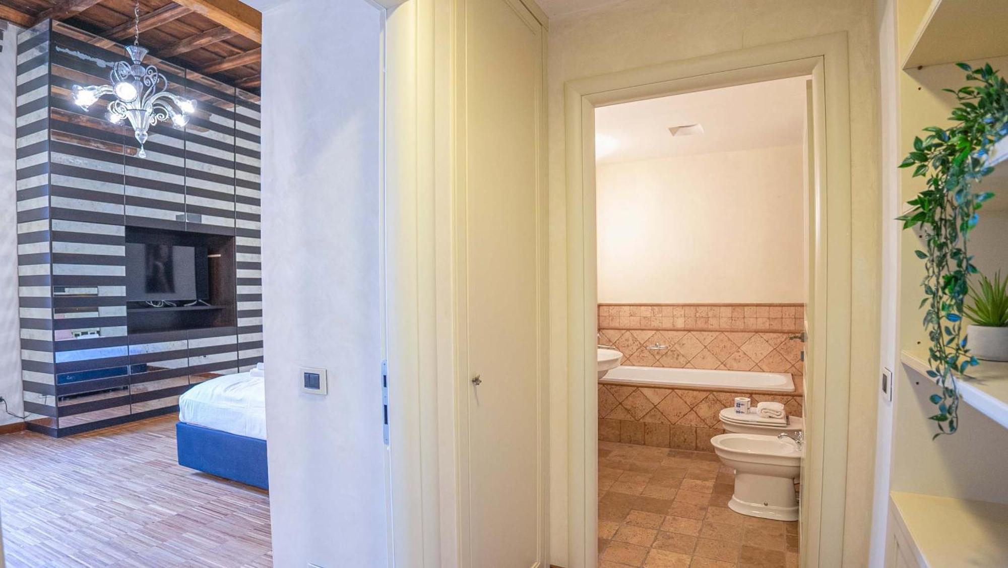 Piazza Venezia Charming With View Apartamento *